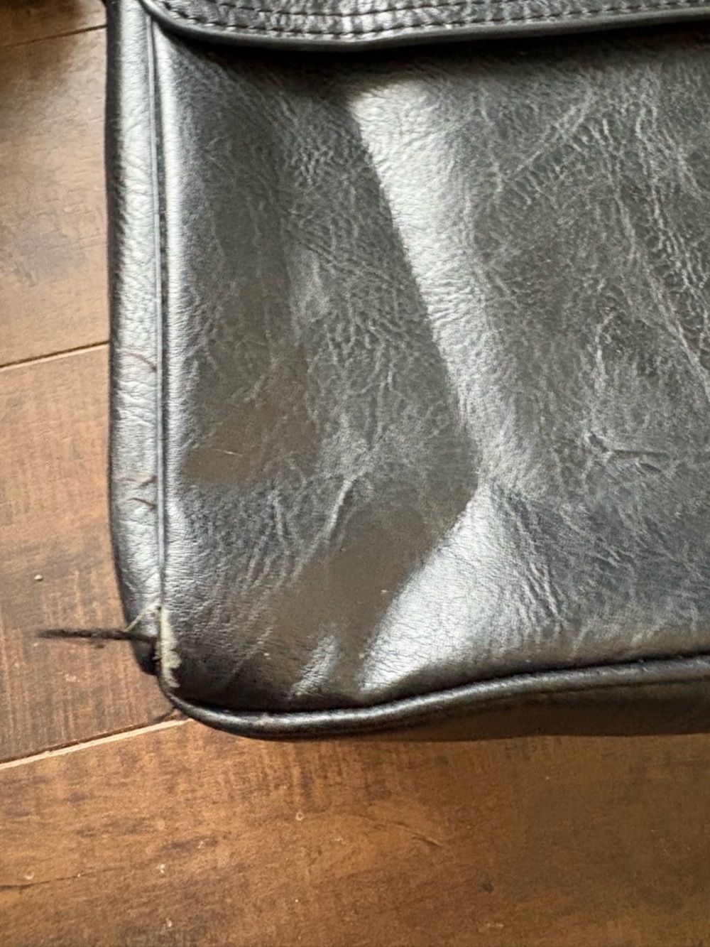 Black Messenger bag - Picture 9 of 10